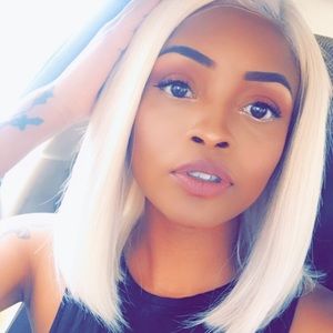 Meet your Posher, Noelle